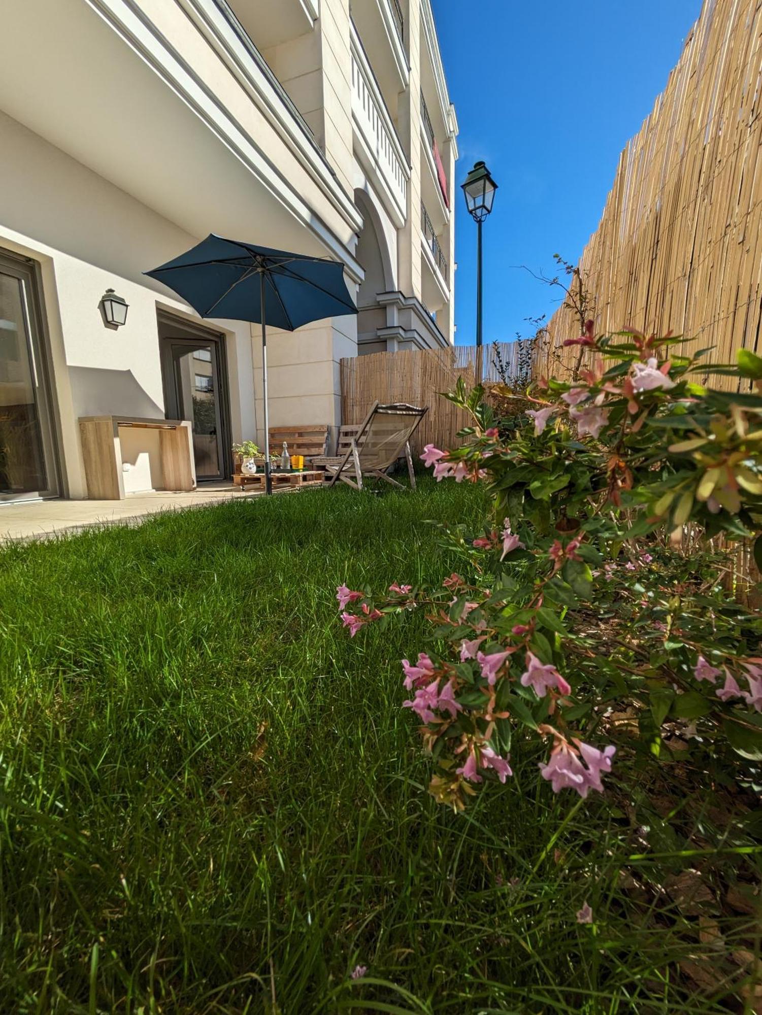 Appartement De Standing Avec Jardin Clamart ภายนอก รูปภาพ